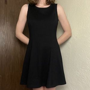 🛍️ Old navy black sleeveless dress